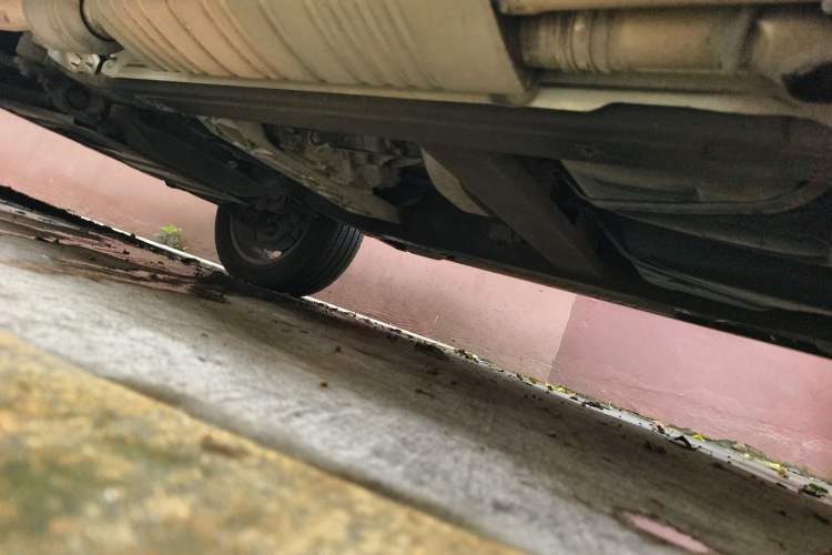 Used Mercedes-Benz G-Class  Chassis Rear Left