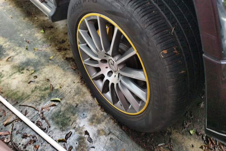 Used Mercedes-Benz G-Class  Right Front Wheel Hub