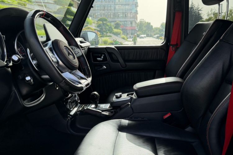 Used Mercedes-Benz G-Class 2018 G 500 designo Artisan Collection Edition Interior 1