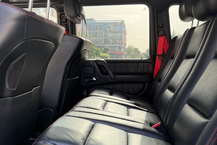 Used Mercedes-Benz G-Class 2018 G 500 designo Artisan Collection Edition Interior 2