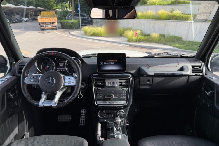 Used Mercedes-Benz G-Class 2018 G 500 designo Artisan Collection Edition Interior 3