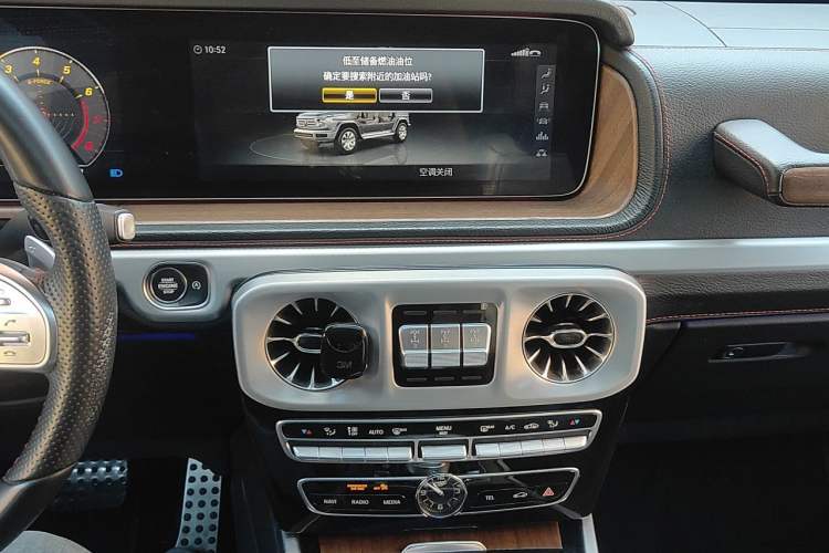 Used Mercedes-Benz G-Class  Audio And AC Panel