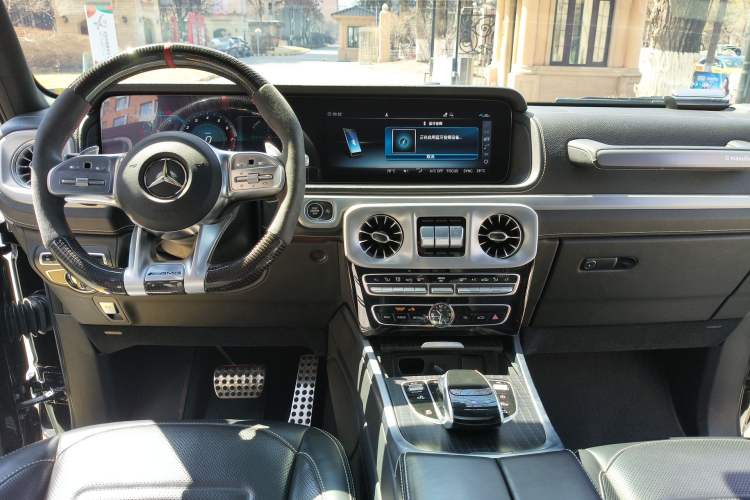 Used Mercedes-Benz G-Class 2019 Facelifted G 500 Center Console