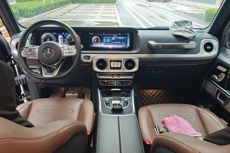 Used Mercedes-Benz G-Class 2019 Facelifted G 500 Center Console