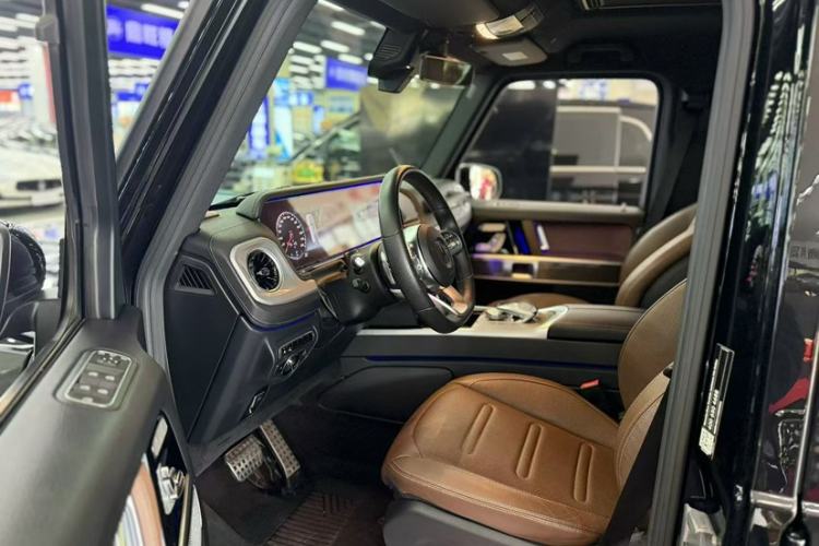 Used Mercedes-Benz G-Class 2019 Facelifted G 500 Interior 4