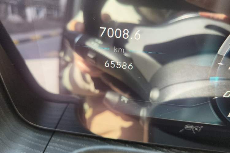 Used Mercedes-Benz G-Class 2019 Facelifted G 500 Odometer Close Up
