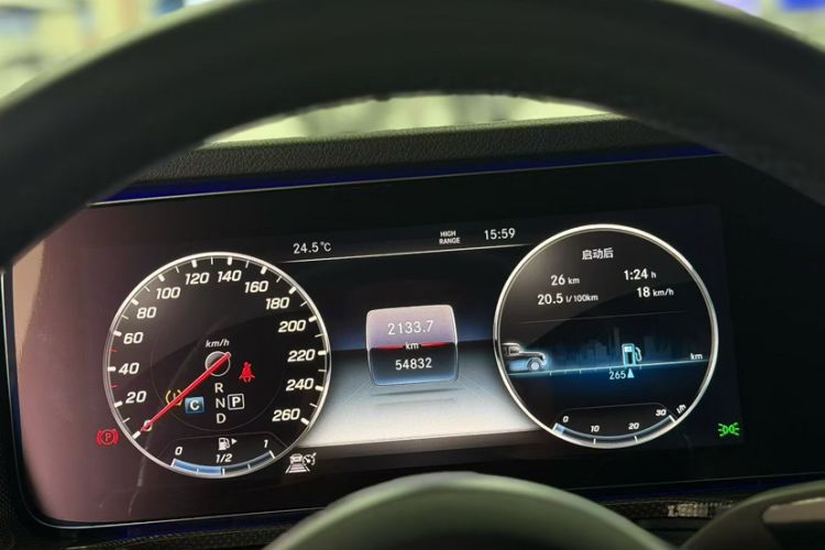 Used Mercedes-Benz G-Class 2019 Facelifted G 500 Odometer Close Up