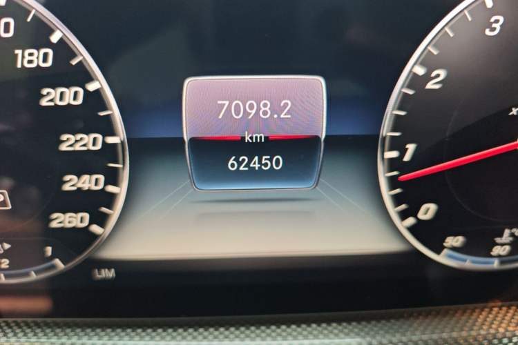 Used Mercedes-Benz G-Class 2019 Facelifted G 500 Odometer Close Up