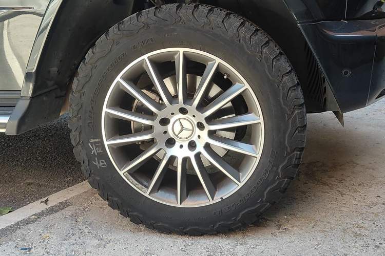 Used Mercedes-Benz G-Class  Right Front Wheel Hub