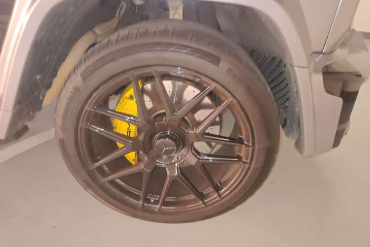 Used Mercedes-Benz G-Class 2019 G 500 Right Front Wheel Hub