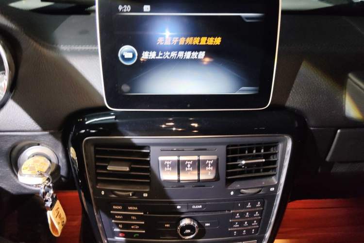 Used Mercedes-Benz G-Class  Audio And AC Panel