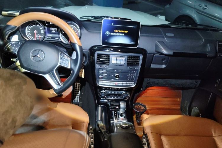 Used Mercedes-Benz G-Class  Center Console