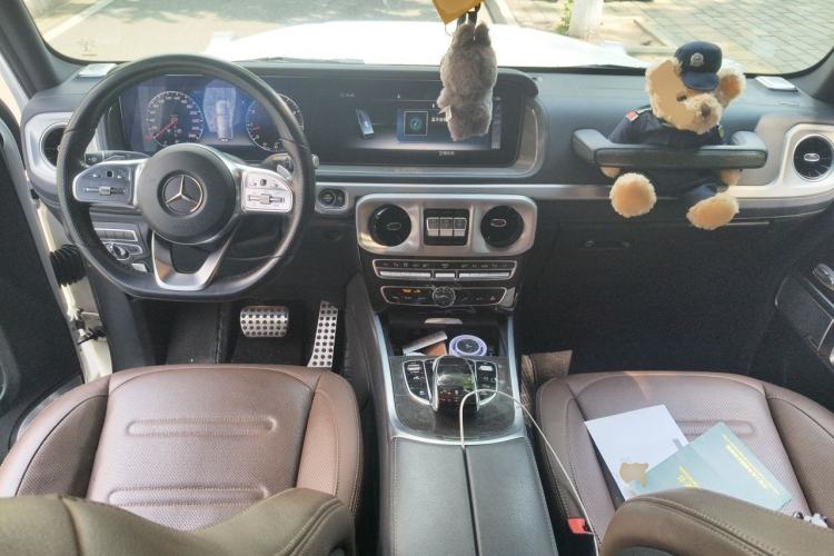 Used Mercedes-Benz G-Class 2019 G 500 Center Console