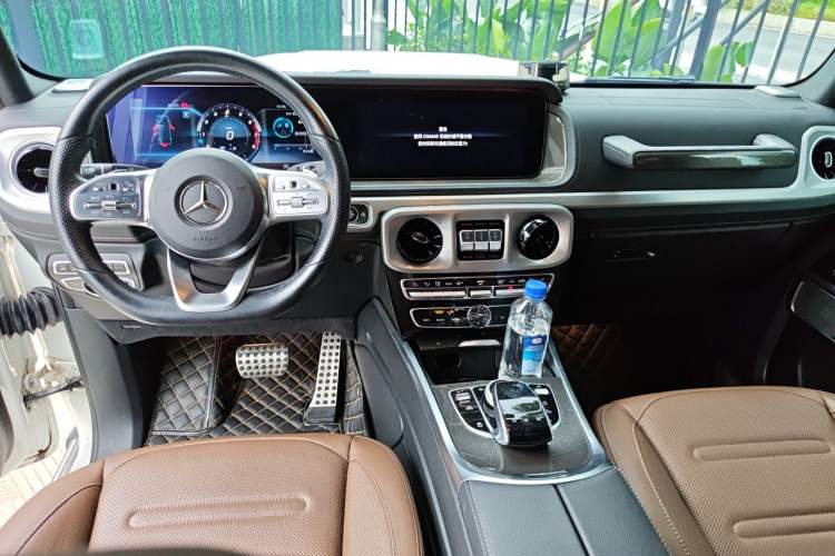 Used Mercedes-Benz G-Class 2019 Facelifted G 500 Center Console
