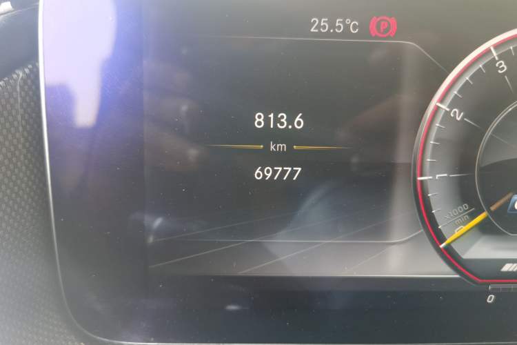 Used Mercedes-Benz G-Class 2019 G 500 Odometer Close Up