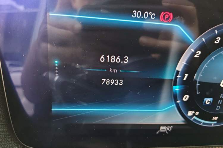 Used Mercedes-Benz G-Class 2019 Facelifted G 500 Odometer Close Up
