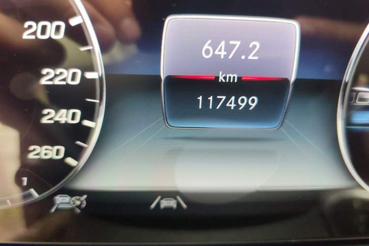 Used Mercedes-Benz G-Class 2020 G 350 Odometer Close Up