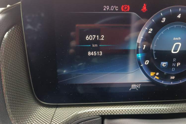Used Mercedes-Benz G-Class 2020 G 500 Odometer Close Up