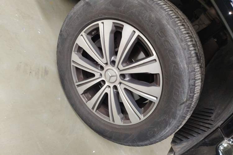 Used Mercedes-Benz G-Class 2020 G 350 Right Front Wheel Hub