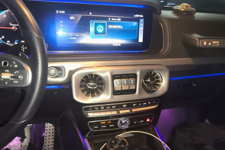 Used Mercedes-Benz G-Class 2020 G 500 Night Edition Audio And AC Panel