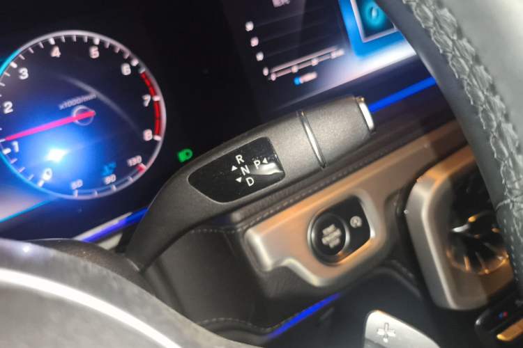Used Mercedes-Benz G-Class 2020 G 500 Night Edition Gear Lever