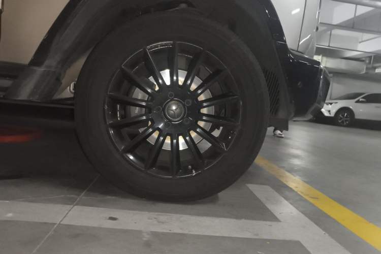Used Mercedes-Benz G-Class 2020 G 500 Night Edition Right Front Wheel Hub