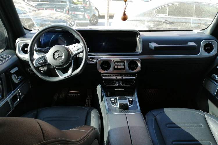 Used Mercedes-Benz G-Class 2020 G 350 Center Console