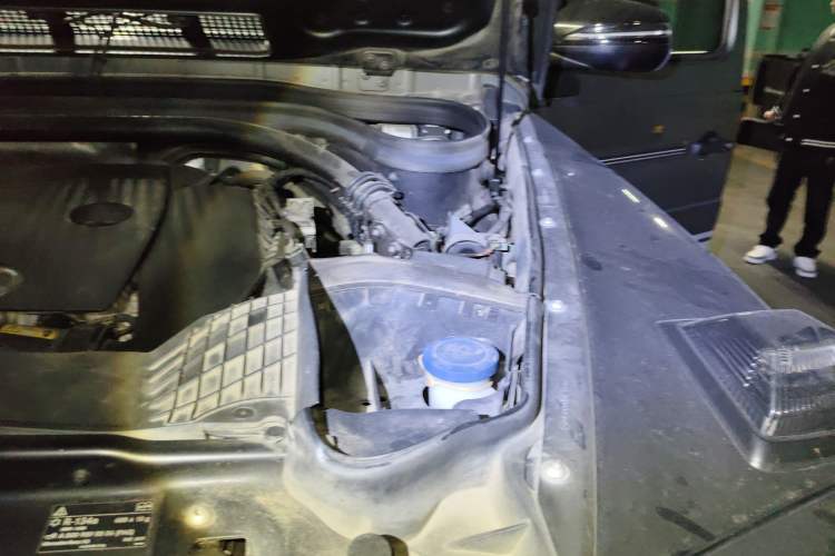 Used Mercedes-Benz G-Class 2020 G 350 Engine Bay Left