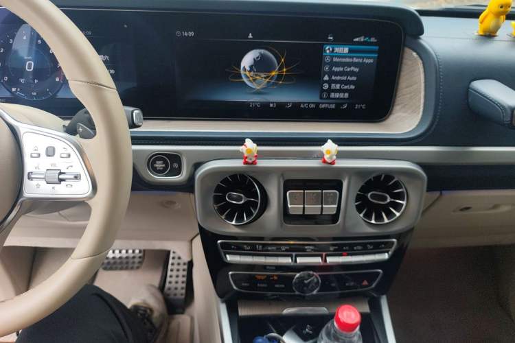 Used Mercedes-Benz G-Class 2020 G 500 Timeless Edition Audio And AC Panel