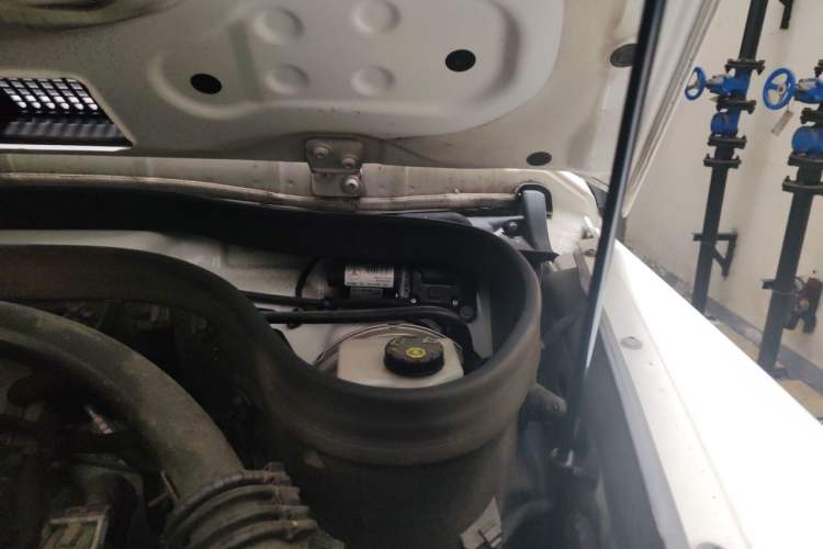 Used Mercedes-Benz G-Class 2020 G 350 Engine Bay Left