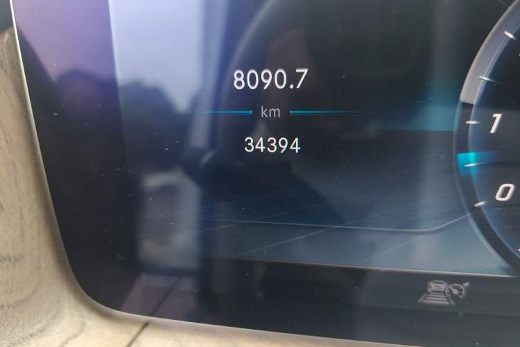 Used Mercedes-Benz G-Class 2020 G 500 Timeless Edition Odometer Close Up