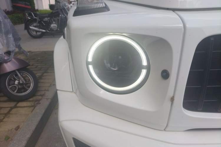 Used Mercedes-Benz G-Class  Right Front Headlight