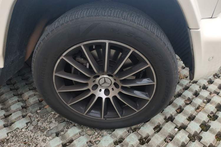 Used Mercedes-Benz G-Class 2020 G 500 Timeless Edition Right Front Wheel Hub