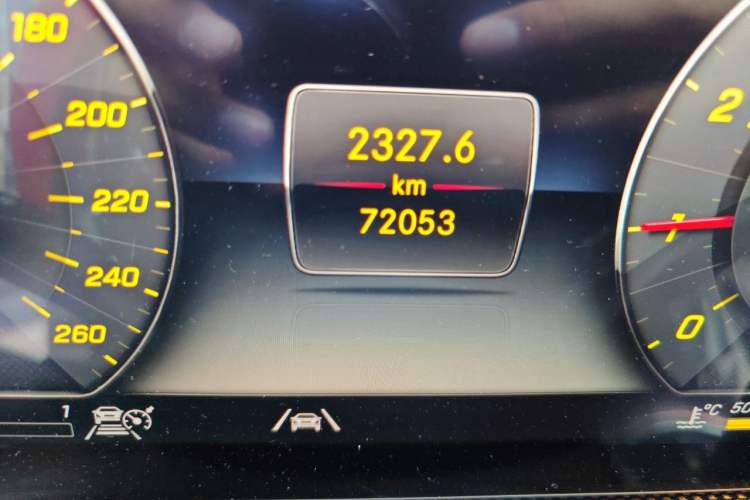 Used Mercedes-Benz G-Class 2020 G 350 Odometer Close Up