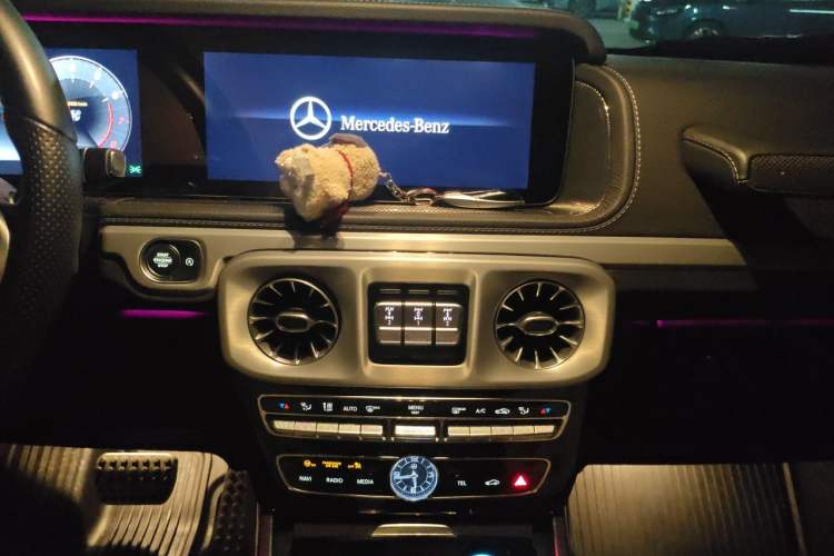 Used Mercedes-Benz G-Class 2021 G 500 Audio And AC Panel
