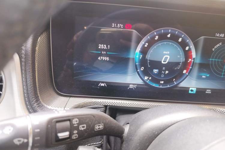Used Mercedes-Benz G-Class 2021 G 500 Odometer Close Up