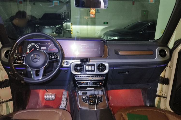 Used Mercedes-Benz G-Class  Center Console
