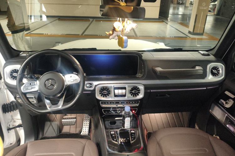 Used Mercedes-Benz G-Class 2021 G 500 Center Console