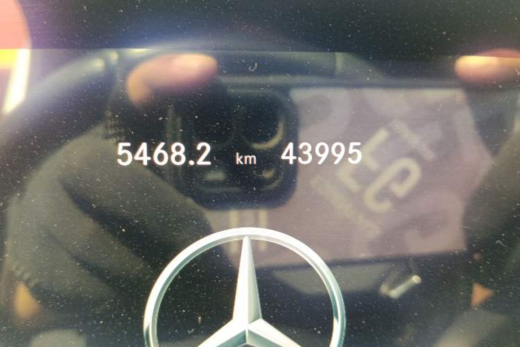 Used Mercedes-Benz G-Class 2021 G 500 Odometer Close Up
