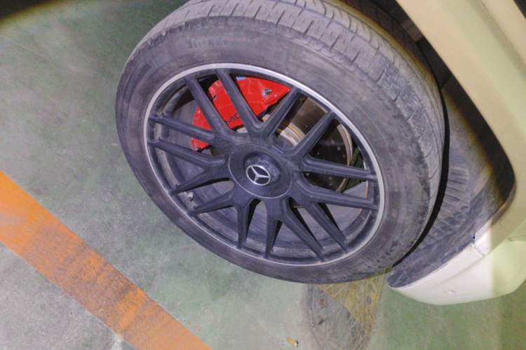 Used Mercedes-Benz G-Class  Right Front Wheel Hub