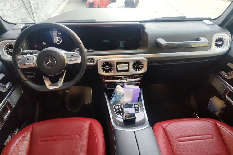 Used Mercedes-Benz G-Class 2022 G 500 Center Console