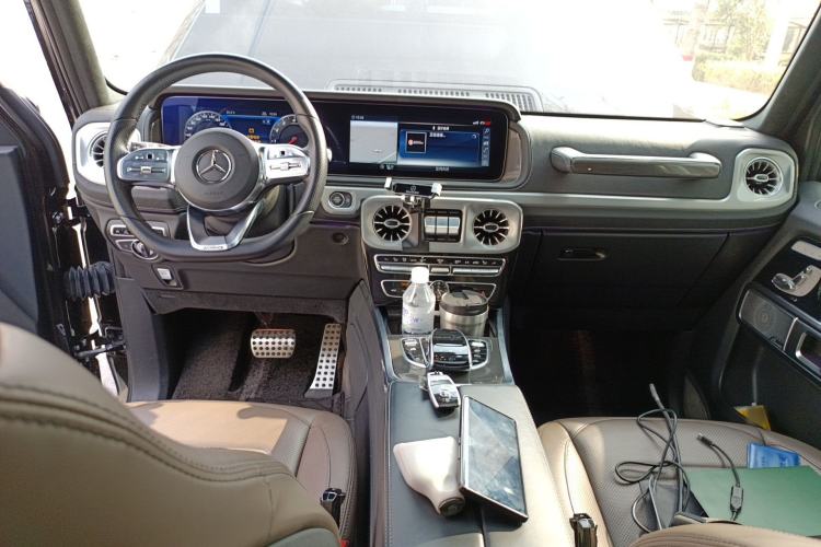 Used Mercedes-Benz G-Class 2022 G 500 Center Console