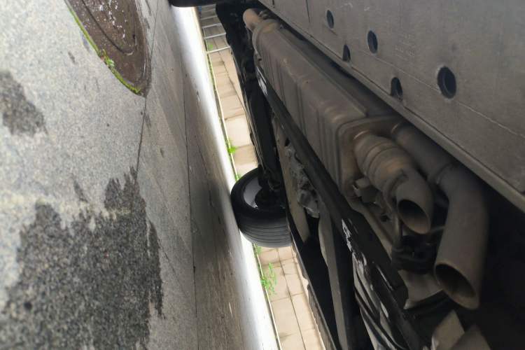 Used Mercedes-Benz G-Class 2022 G 500 Chassis Rear Left