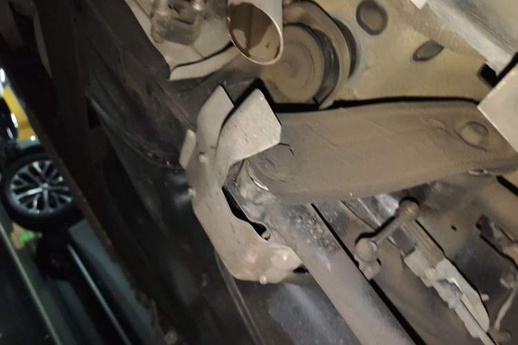 Used Mercedes-Benz G-Class  Chassis Rear Left