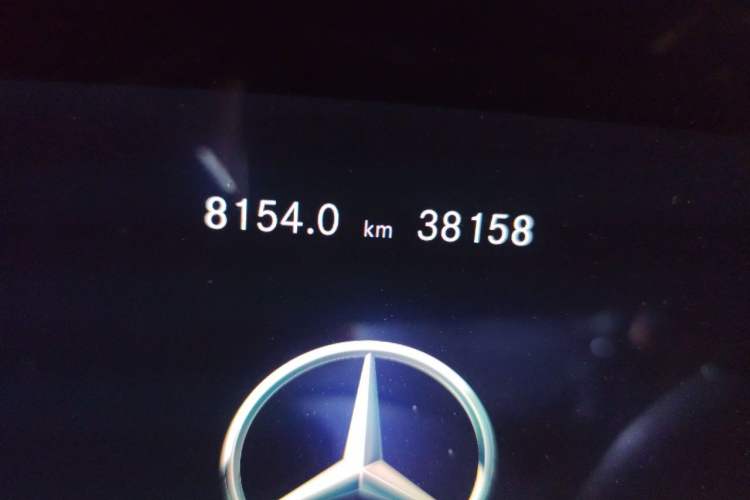 Used Mercedes-Benz G-Class 2022 G 500 Odometer Close Up
