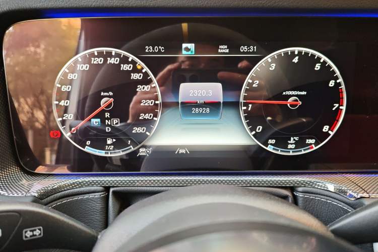 Used Mercedes-Benz G-Class 2022 G 500 Odometer Close Up