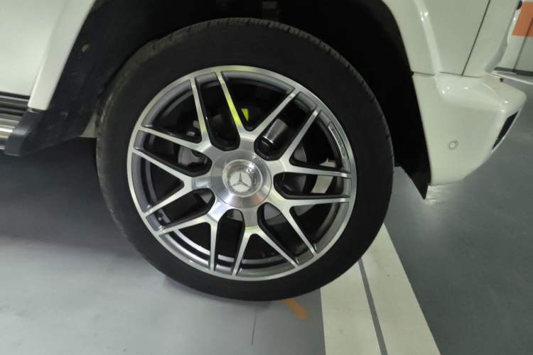 Used Mercedes-Benz G-Class 2022 G 350 Right Front Wheel Hub