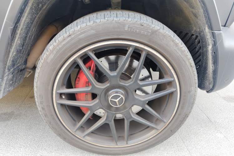 Used Mercedes-Benz G-Class 2022 G 500 Right Front Wheel Hub