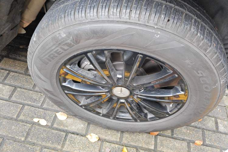 Used Mercedes-Benz G-Class 2022 G 350 Right Front Wheel Hub