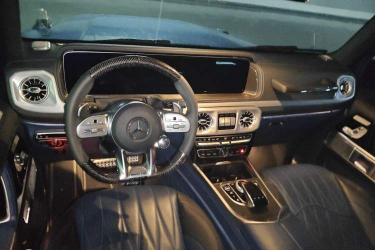 Used Mercedes-Benz G-Class 2022 G 500 Center Console
